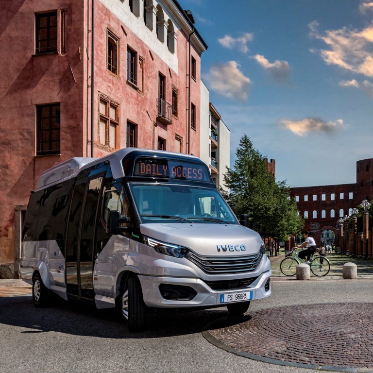 Da Inizio Ecco Il Nuovo Iveco Daily Access Cng Autobus Web La