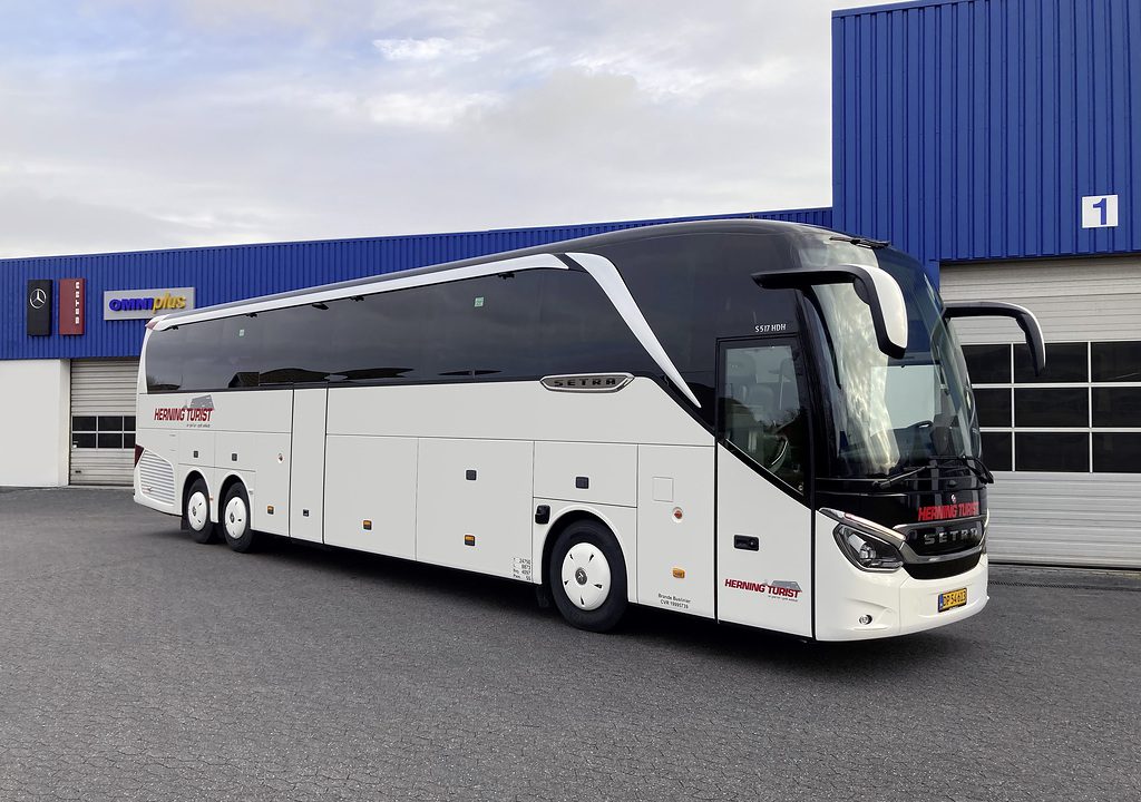 Un Nuovo Setra S 517 HDh Per Loperatore Danese Herning Turist