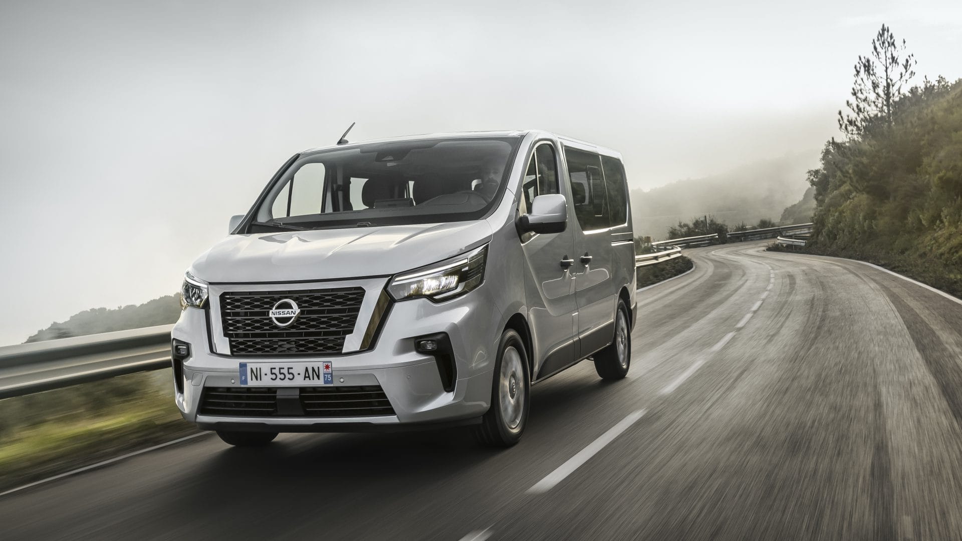 Nuovo Nissan NV300 BUS, con nuovi motori e tecnologie di sicurezza